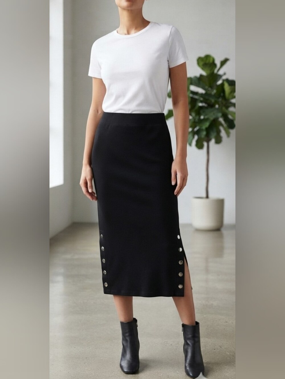 Amisu Black Midi Pencil Skirt with Side Snap Buttons Sz Size 8